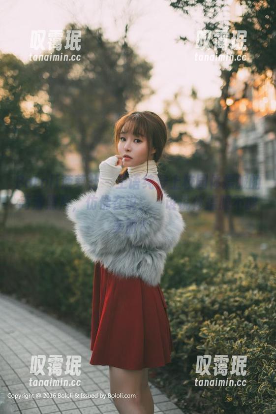 BoLoli菠萝社-王语纯 BoLoli菠萝社 - 王语纯穿上校园体操服的高清照片,仿佛在说:‘谁说体操服不能美丽?’