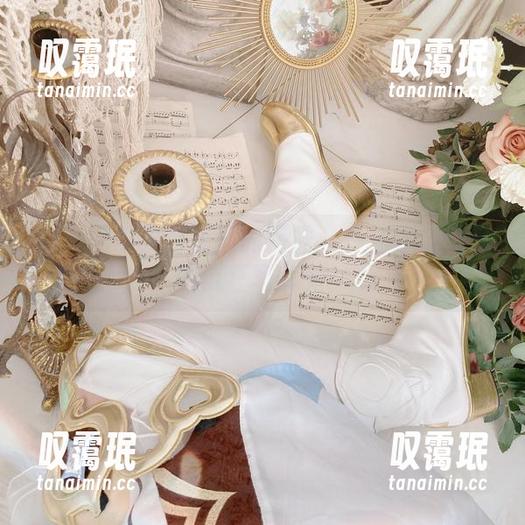 Seele麦麦与泳池的搭档：一场水与阳光的疯狂写真秀！