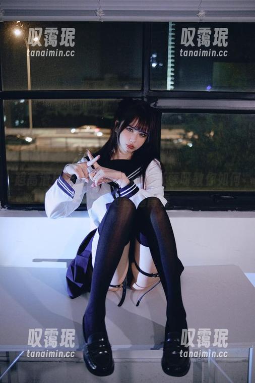 超高清校服资源，Tina很妖孽呀教你如何优雅地穿越青春
