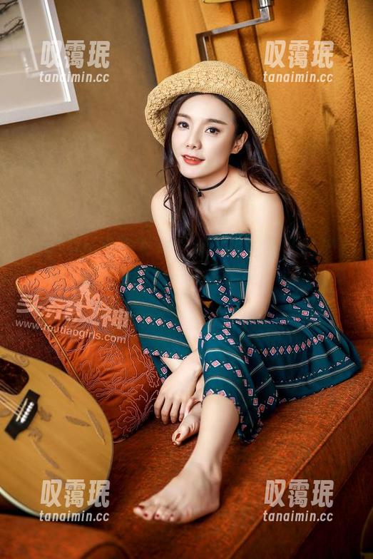 TouTiao头条女神 - 穿越到松果儿的护士世界：原图中的每一寸都像是“心跳的节拍”。