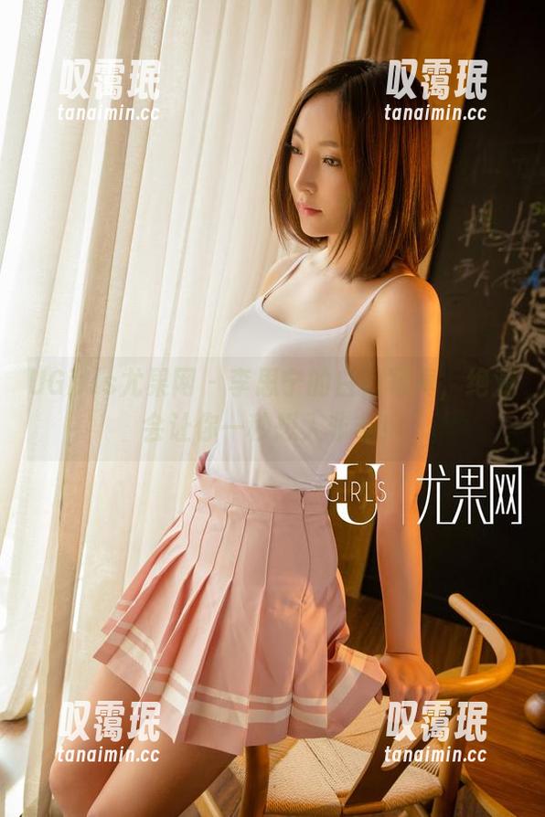UGirls尤果网-李思宁 UGirls尤果网 - 李思宁的白裙写真,绝对会让你一秒想入非非!