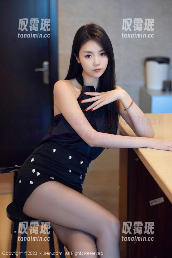 Xiuren秀人网-孟狐狸FoxYini Xiuren秀人网 - 定制魅力,孟狐狸FoxYini的肉丝图片开启你的幻想之门!