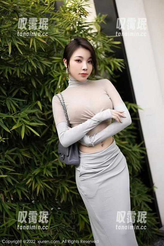 Xiuren秀人网-希雅sia Xiuren秀人网 - 期待已久的美图更新——希雅sia的死库水上线!