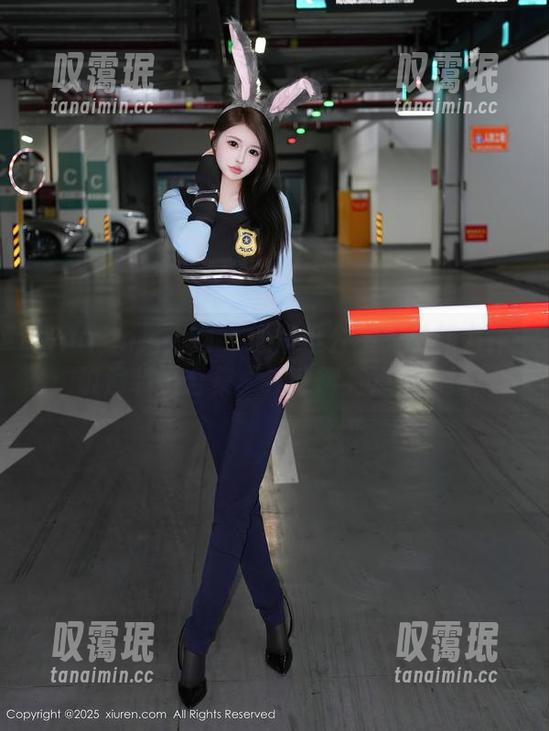 Xiuren秀人网-心妍小公主 Xiuren秀人网 - 心妍小公主的最新力作:破洞装扮合集,性感得有点不靠谱!