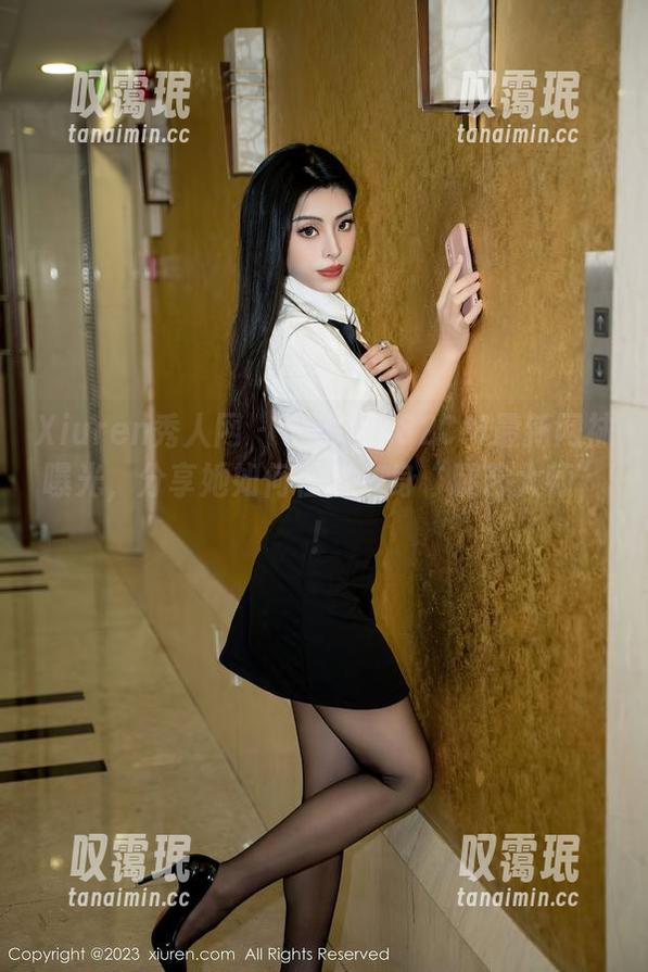 Xiuren秀人网-李雅柔182CM Xiuren秀人网 - 李雅柔182CM最新网袜曝光,分享她如何在家变身“腿艺大师”!
