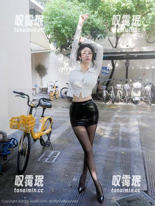 Xiuren秀人网-王伊纯 Xiuren秀人网 - 王伊纯的职业装图集分享,谁说办公室不能美美哒?