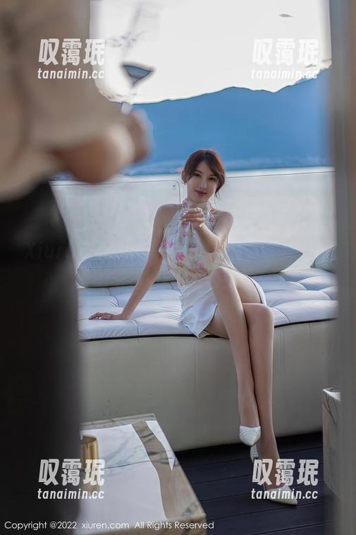 Xiuren秀人网-瑞瑞ruirui Xiuren秀人网 - 在连体衣里,瑞瑞ruirui的写真如此大胆又友好!