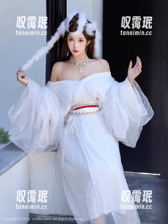 Xiuren秀人网-程程程 Xiuren秀人网 - 程程程兔女郎最新写真集,给我一种‘我也想尝试这种风格’的冲动。