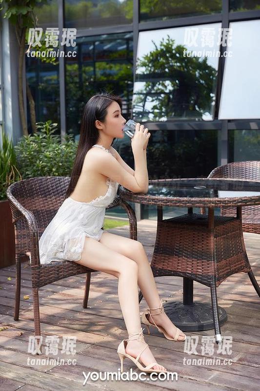 YouMi尤蜜荟-李纤纤 YouMi尤蜜荟 - 图库里的秒针:李纤纤的清晨暧昧分享,停留在最美的瞬间。