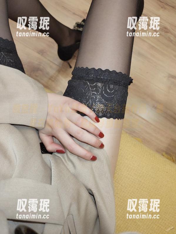YuYu超甜丫 微密圈 - YuYu超甜丫的天台新作品,像是在邀约我一起探寻那份悠然。