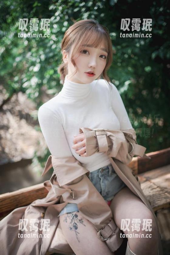 DJAWA三角士兵的写真，让yeeun孙乐乐的幽默感在套图里狂飙，简直没天理！