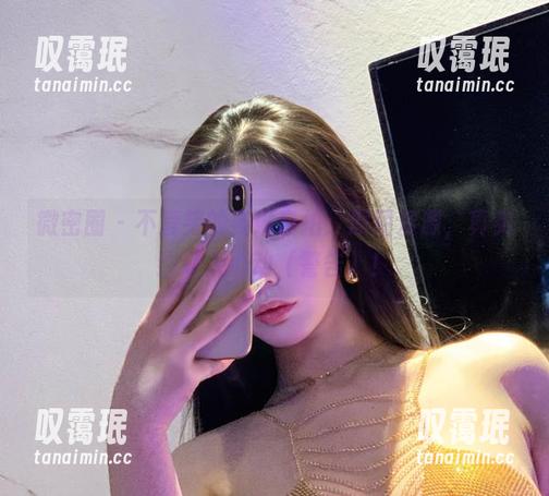 微密圈 - 不爱笑的赛琳自拍：原图资源，真实到让人心动（警告）！