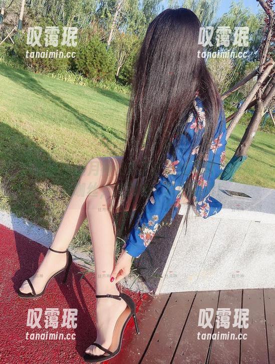 丝月神 微密圈 - 丝月神又来了!最新写真长裤高跟灰咖丝,这颜色…真的挺赞!