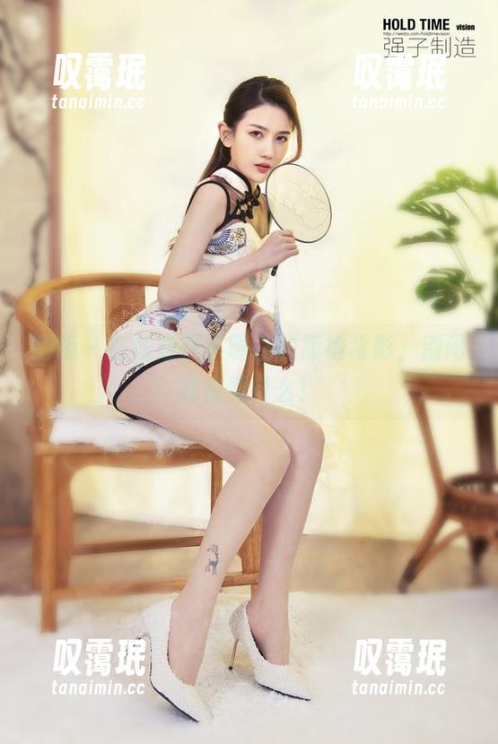 丽柜-小璐璐 丽柜 - 在线窥探小璐璐的旗袍背影,别问我在看什么!