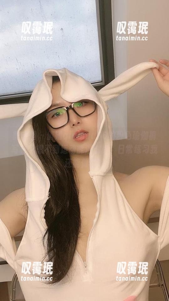 俏妞qiaoniu66 微密圈 - 俏妞qiaoniu66的粉色瑜伽裤写真,想不到运动能这么美,日常练习我还能做吗?