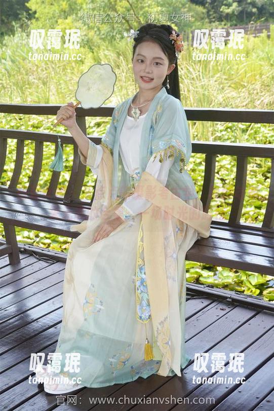 初夏女神-点点 初夏女神 - 从点点的摄影考古学:原图与别来无恙的合集,一场时光的旅行