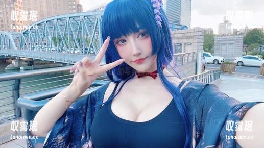 从秘书到女神：啾小妍Deer的写真图集，别名‘办公室的新世界’