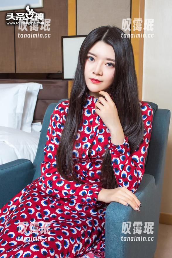 头条女神 - 无圣光办公室？刘雨露的美图让上班也变得有趣！