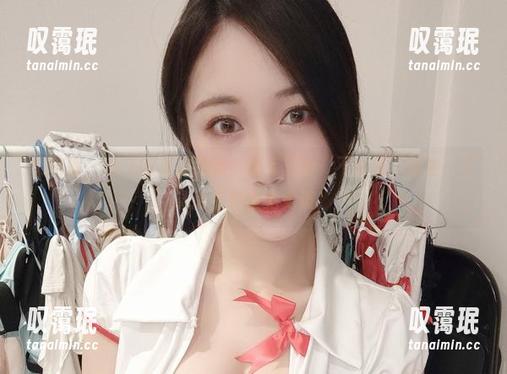 微密圈 - 小玉吃果冻教室：图库里的‘不合法’课堂，下载前请自备脑电波！