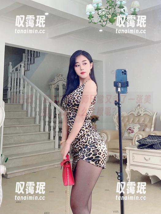 张老师 微密圈 - 更新!张老师日常又多了一张美图,怎么这么会撩呢?