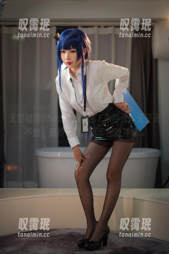 无影喵喵Ghost，NIKKE布兰儿：无圣光不怕，反而更显得这美图的神秘...
