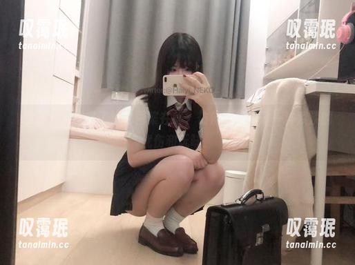 看是一只废喵了黑白图集在线，仿佛捕捉到了一种淡淡的忧伤和玩味。