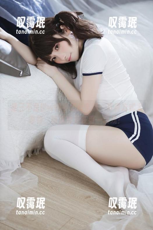 是三不是世w的裤里丝全集，写真方式太奇特，简直像是在看一场戏！