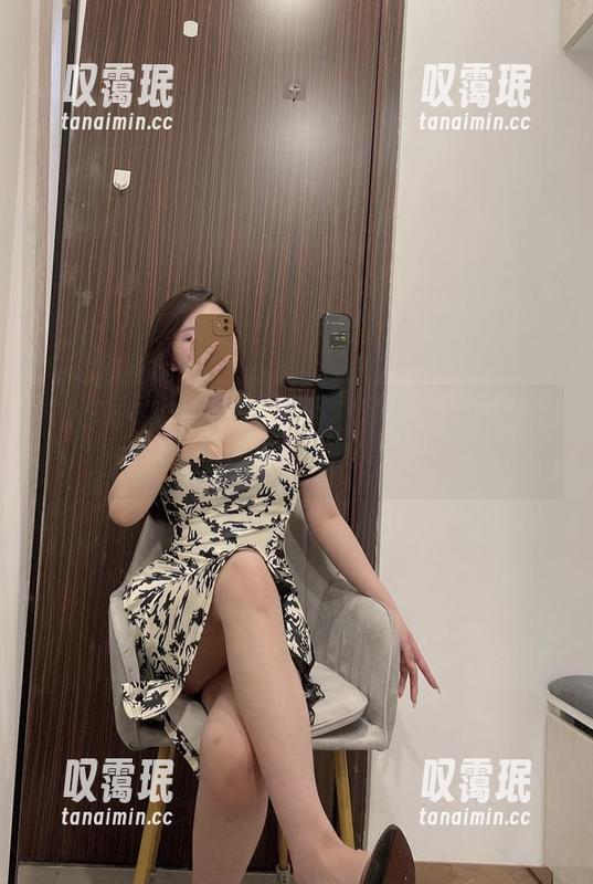 是可馨耶 微密圈 - 是可馨耶的黑色蕾丝裹胸,整套图包让我在想到底该怎么形容…