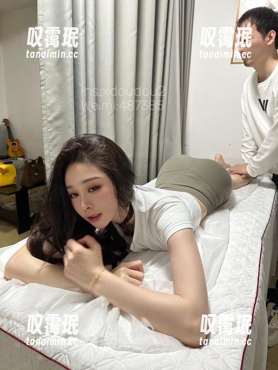 是小逗逗 微密圈 - 是小逗逗分享她的灰丝合集,保证让你在视觉上又噗嗤又尴尬,哈哈!