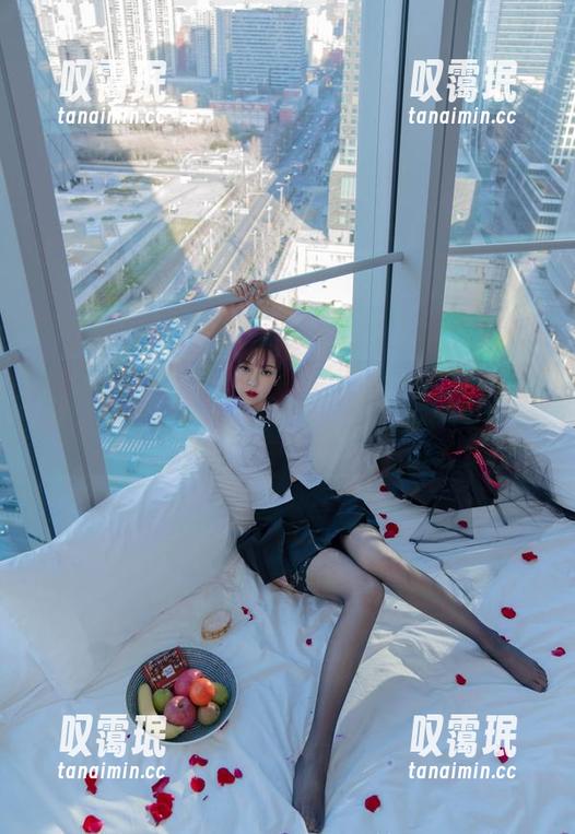 果儿Victoria 微密圈 - 果儿Victoria婚纱写真,反正我在这儿,就爱这个画面!