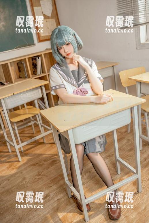 咳咳，桃良阿宅的私拍作品，泳衣都这么吸引人了？