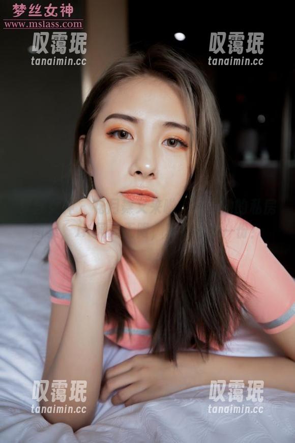 梦丝女神 - 花月舞又来啦，看看她的私房图集，JK风光无限，真有她的一份！