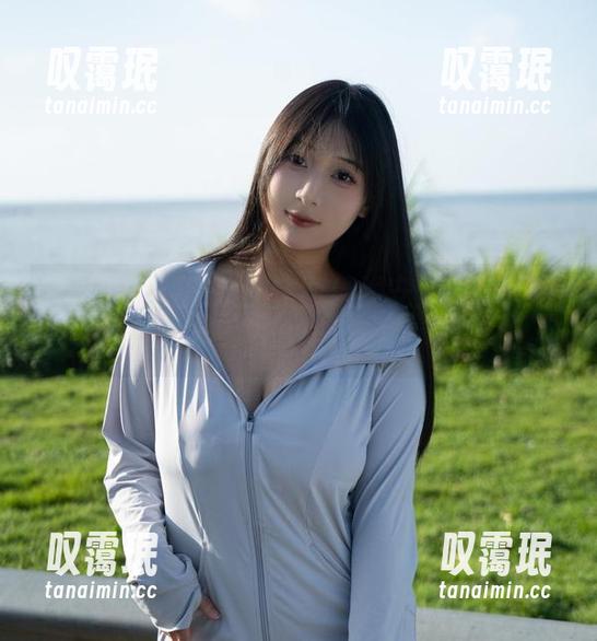 哎呀，免费撒欢的套图！浅安安的裸足有点意思！