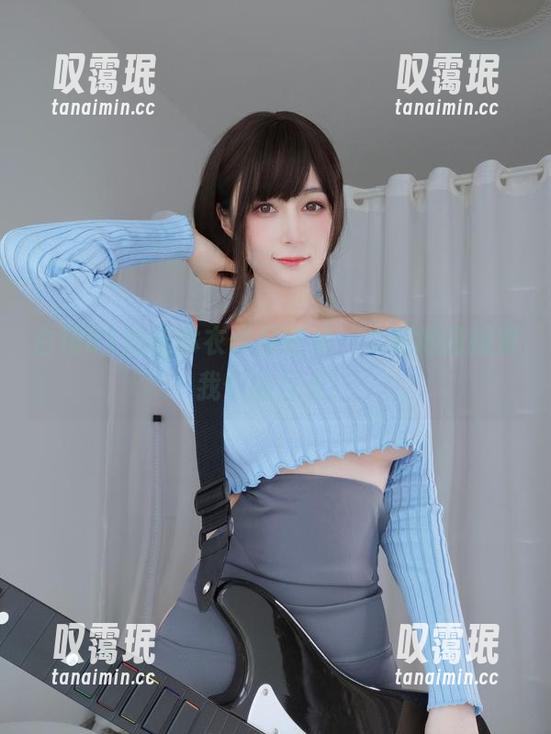 白银81的连体衣作品在线，大胆地撩拨着我们的目光！
