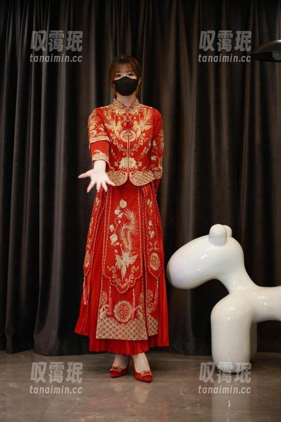 微密圈 - 我发现了一个宝藏！白龙猫女的免费图集，秀禾服和肉丝，完美组合