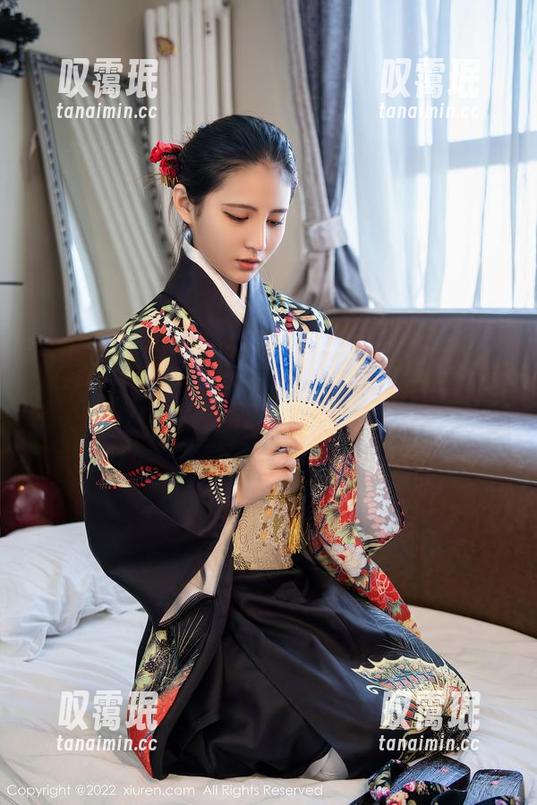 秀人网-轩轩王子 秀人网 - 轩轩王子带你游览白色海洋里的私拍写真,赶快坐船出发!