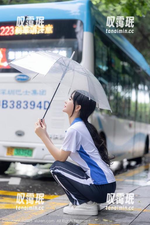 秀人网-软糖爱喝奶 秀人网 - 无圣光的软糖爱喝奶,图包里藏着她不为人知的裸足故事。