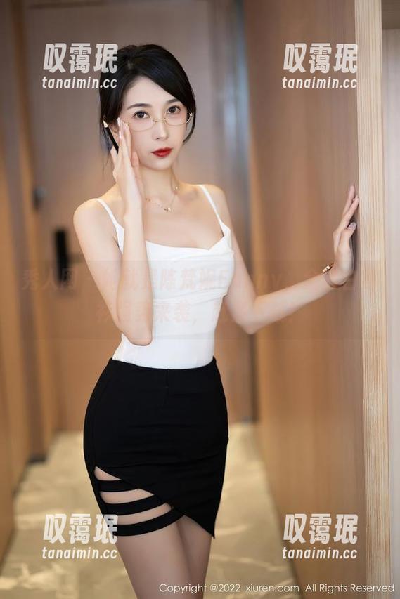 秀人网-陈梵妮Fanny 秀人网 - 她就是陈梵妮Fanny,全套白衬衫强势来袭,赶紧下载!