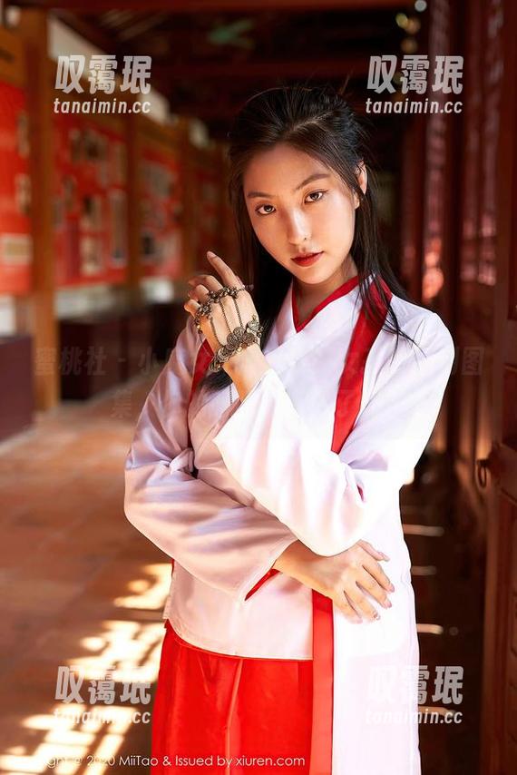 蜜桃社-小魔女lily 蜜桃社 - 小魔女lily呈现:女孩的福利图集,你的眼睛准备好了吗?