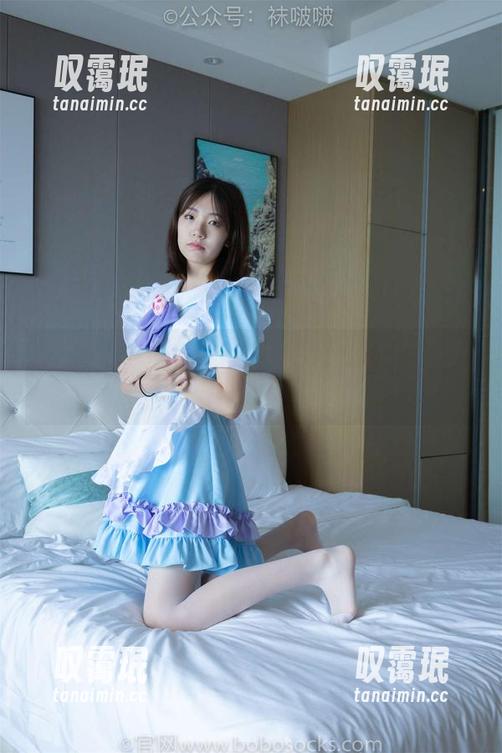 袜啵啵 - 奶油的原图福利：两双丝袜叠穿，你准备好承受这波冲击吗？