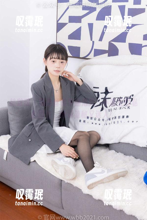 袜啵啵 - 黑色丝和奶油泡芙，小甜豆的私拍图包，绝对隐秘又迷人！