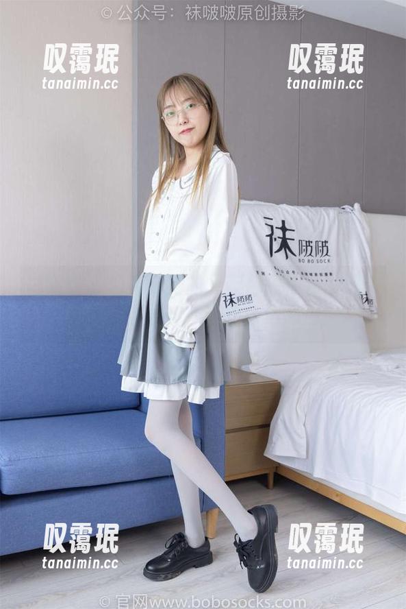 袜啵啵 - 泡芙与她的天蓝色短棉袜图册：袜子不止能穿，还能传达心情！