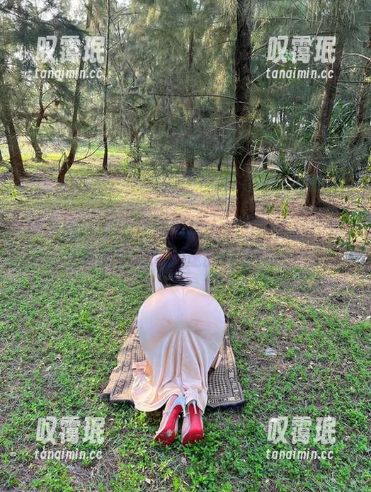 微密圈 - 你敢在线看迷人的五姨太的比基尼写真吗？心跳加速的刺激感live！