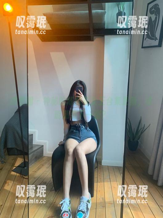 微密圈 - 神秘的陈佩奇女王合集更新，谁能猜到下一张？