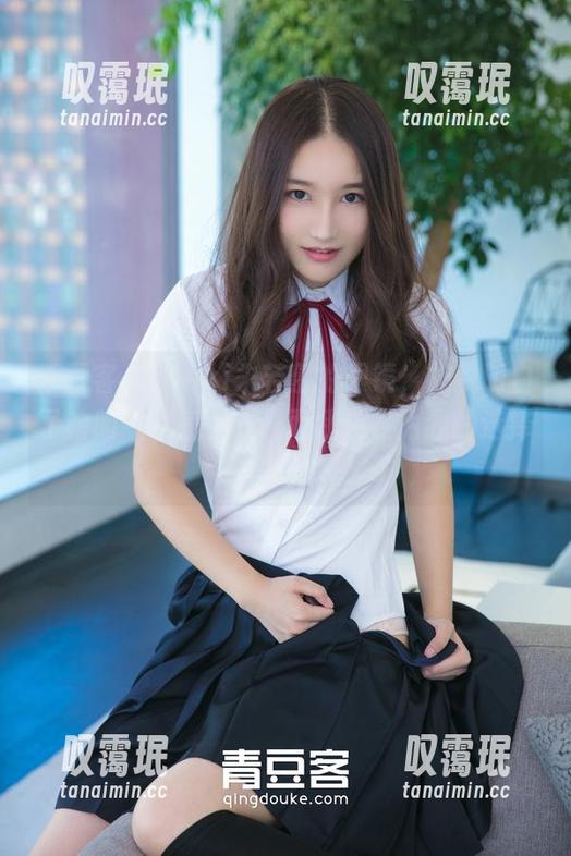 青豆客 - Akiki朱若慕的眼镜，让我明白了啥叫‘气质’——而我还在为我的选择发愁。